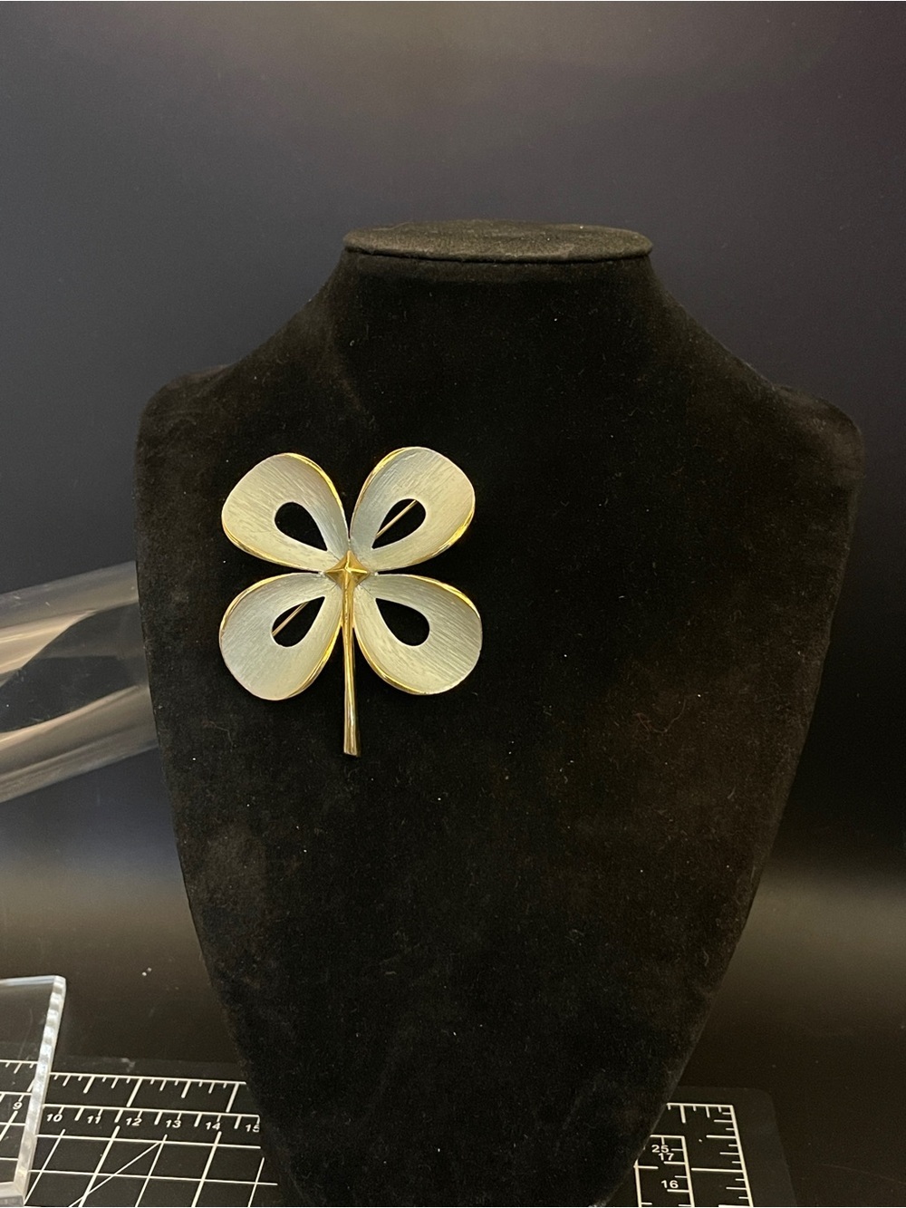 Vintage Park Lane Four Leaf Clover Brooch Two Tone Gold Silver Large Pin - Picture 11 of 12